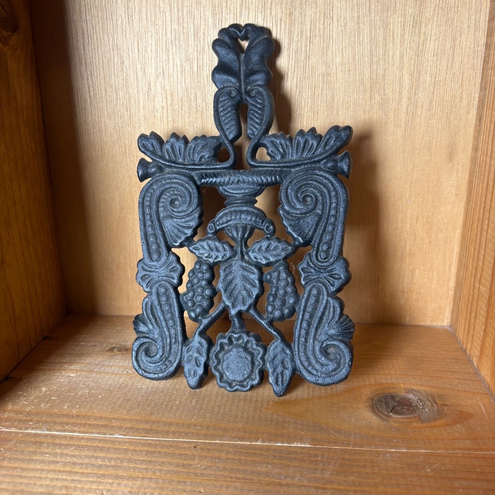 Vintage Wilton Cast Iron Trivet Black Ornate Scroll Floral Kitchen Hot Pad Decor